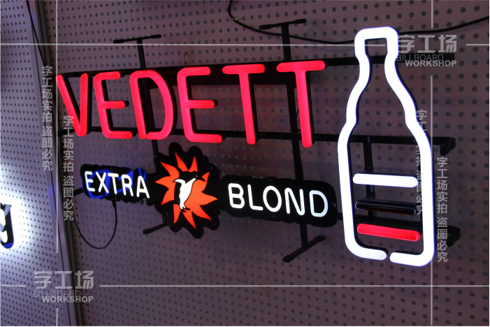 展柜發(fā)光字怎么令人回憶猶深？